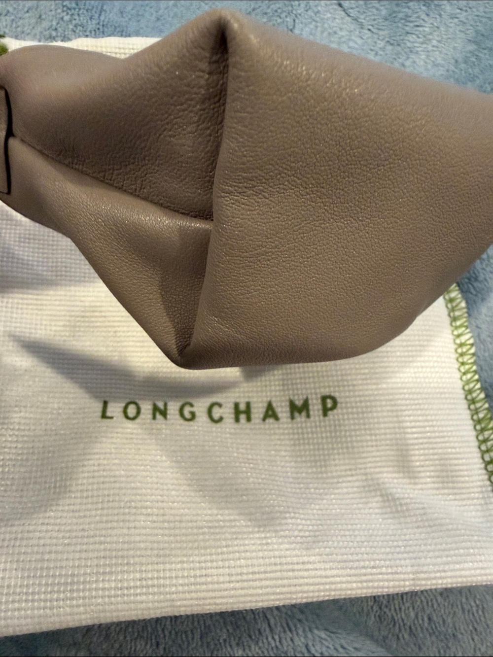 Longchamp Gray Leather Coin Pouch, New - Picture 4 of 6
